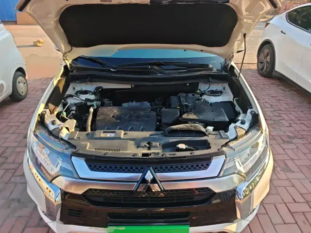 Mitsubishi Outlander — Фото автомобиля 19