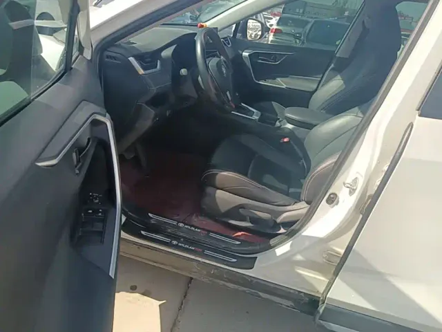 Toyota Wildlander — Фото автомобиля 15