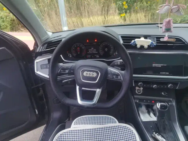 Audi Q3 — Фото автомобиля 6