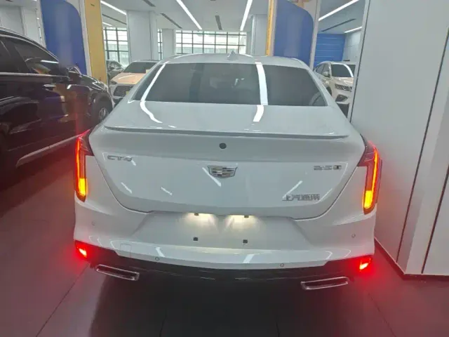 Cadillac CT4 — Фото автомобиля 5