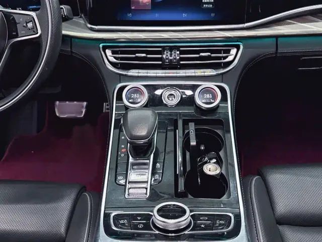 Hongqi H9 — Фото автомобиля 10