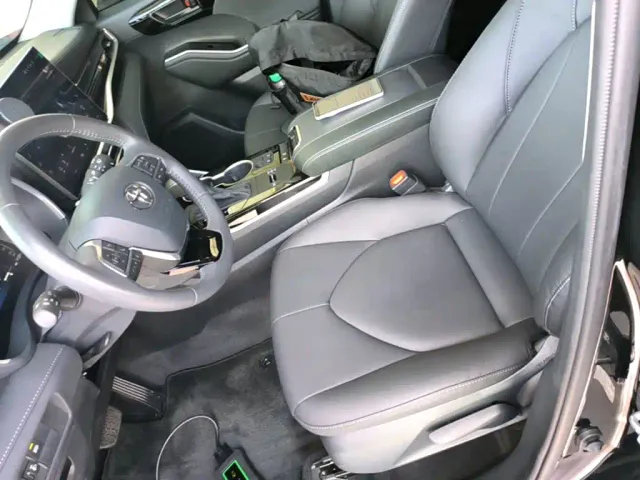 Toyota Highlander — Фото автомобиля 14