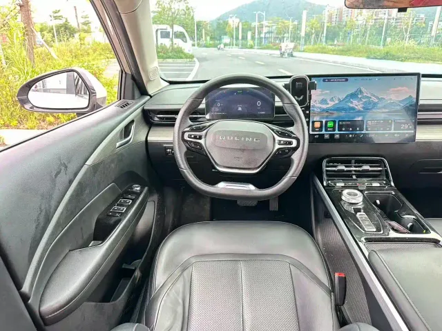 Wuling Starlight — Фото автомобиля 17