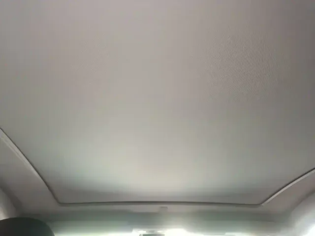 Tesla Model Y — Фото автомобиля 17