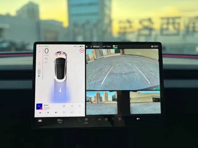 Tesla Model 3 — Фото автомобиля 8