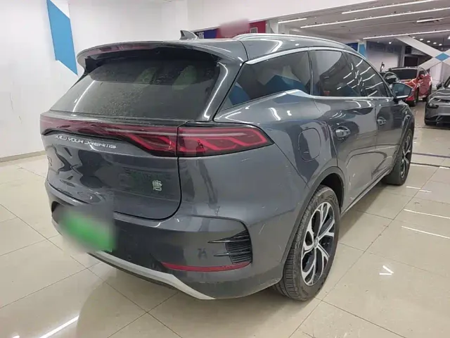 BYD Tang — Фото автомобиля 6