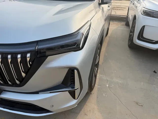 Geely Boyue L — Фото автомобиля 4