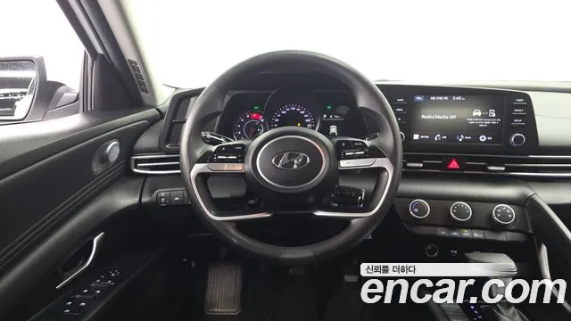 Hyundai AVANTE Avante (CN7) — Фото автомобиля 12