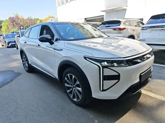 Exeed RX — Фото автомобиля 3