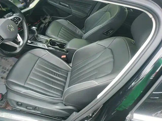 Volkswagen Passat — Фото автомобиля 10