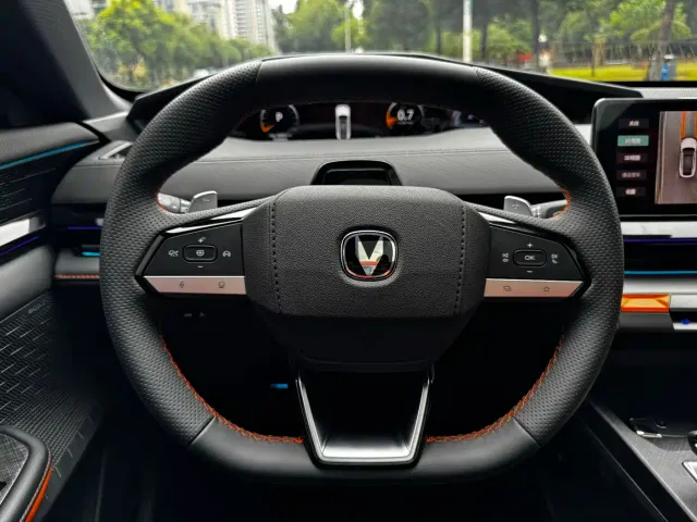Changan UNI-V — Фото автомобиля 17