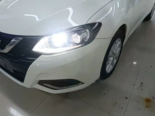 Nissan Tiida — Фото автомобиля 23