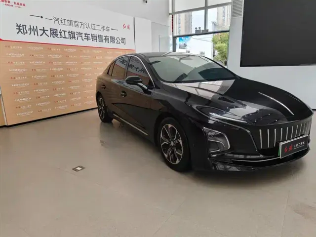 Hongqi E-QM5 — Фото автомобиля 3