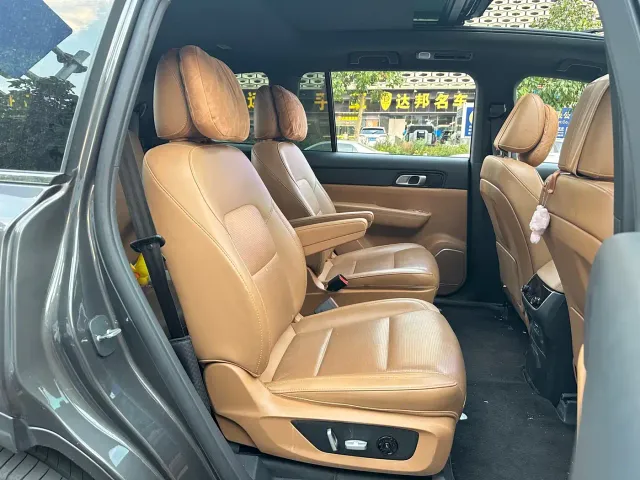 Li Auto ONE — Фото автомобиля 16