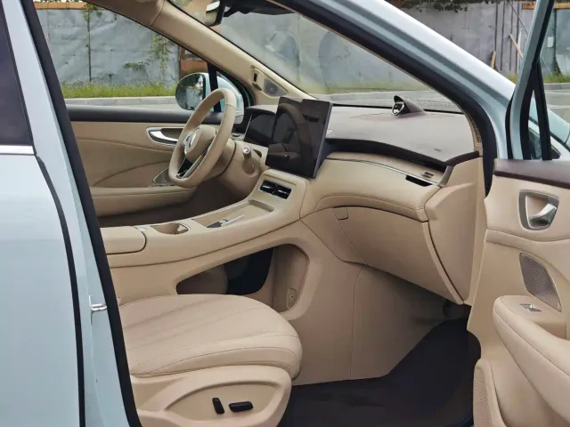 Shangjie SUV — Фото автомобиля 11