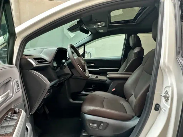 Toyota Granvia — Фото автомобиля 9