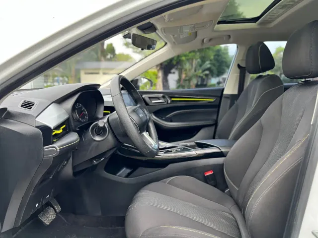 Roewe i5 — Фото автомобиля 8