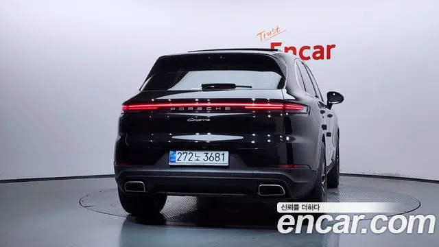 Porsche Cayenne — Фото автомобиля 3