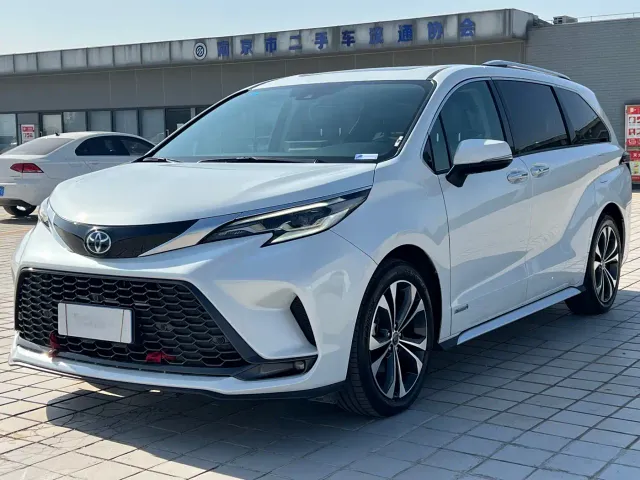 Фотография автомобиля — Toyota Granvia