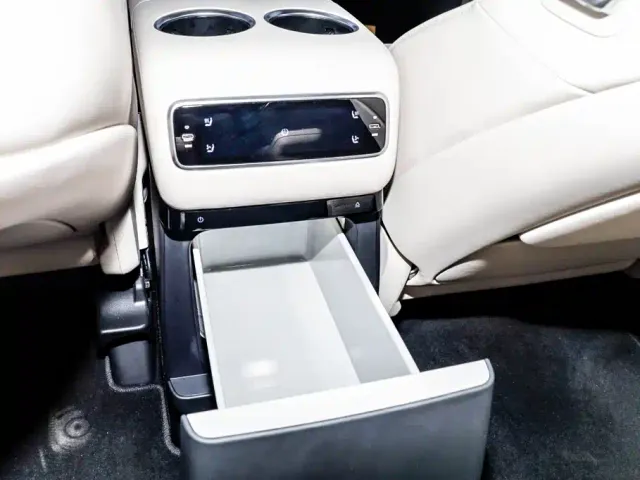 Li Auto MEGA — Фото автомобиля 24