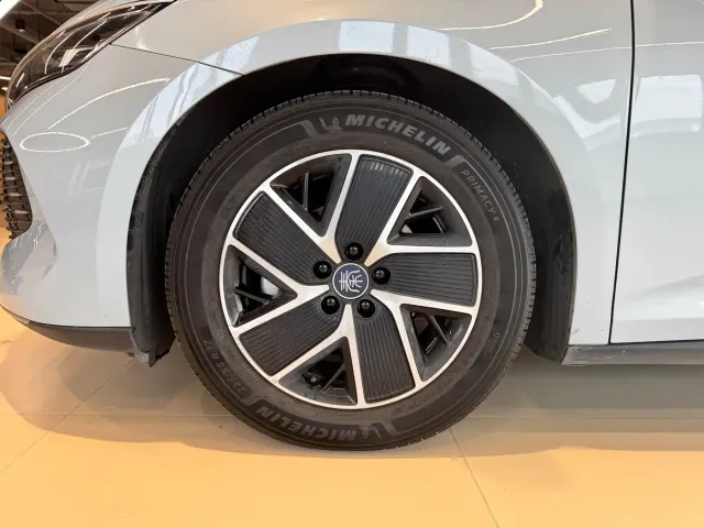 BYD Qin L — Фото автомобиля 5