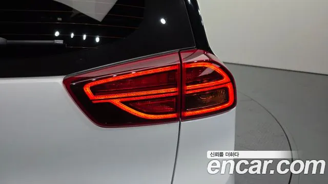 Kia Niro — Фото автомобиля 20
