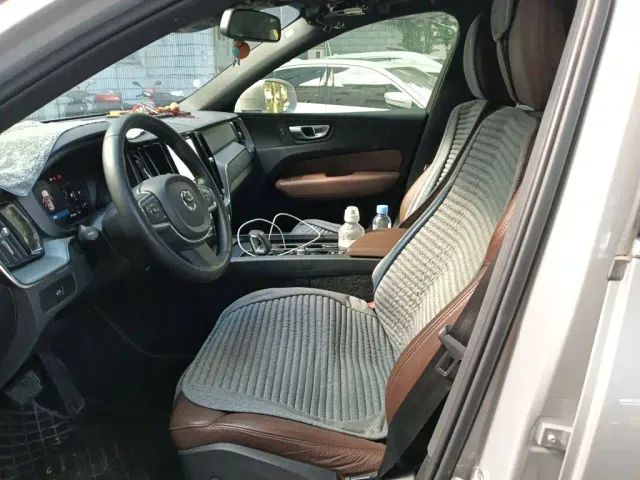 Volvo XC60 — Фото автомобиля 11