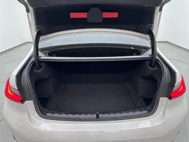 BMW 3 Series — Фото автомобиля 26