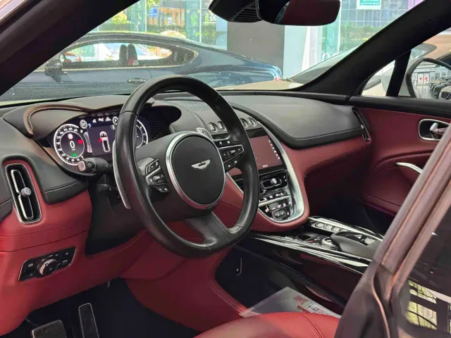 Aston Martin DBX — Фото автомобиля 7