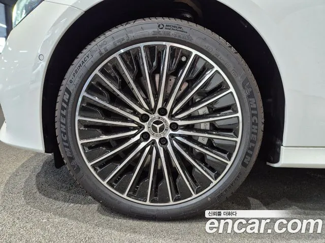 Mercedes-Benz E-Class — Фото автомобиля 5