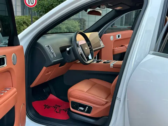 Li Auto L7 — Фото автомобиля 4