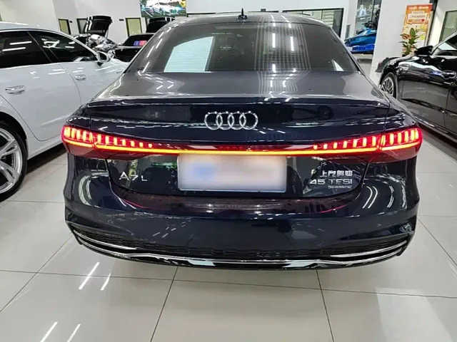 Audi A7L — Фото автомобиля 5