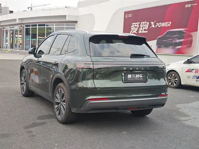 Geely Galaxy Starship 7 EM-i — Фото автомобиля 7