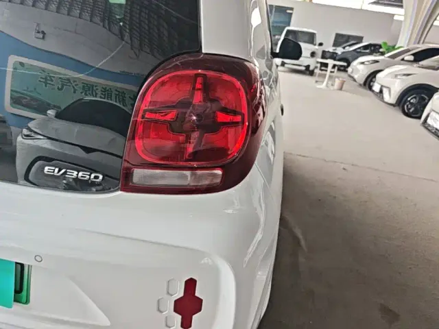 Roewe Clever — Фото автомобиля 7