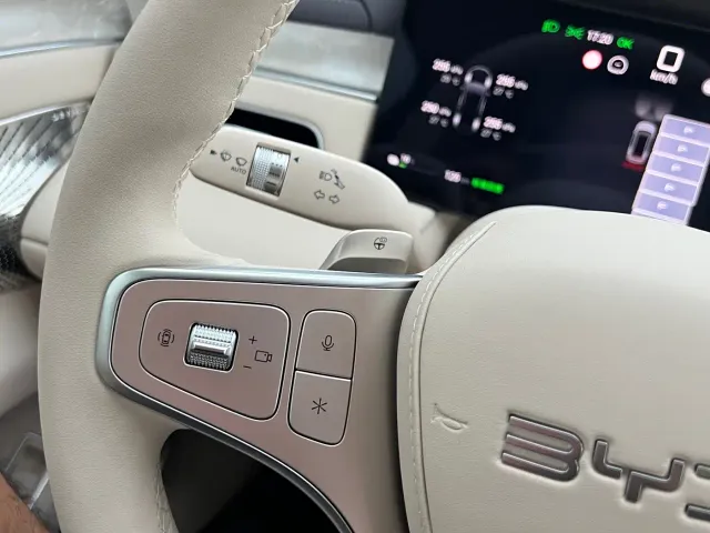 BYD Seal 08 — Фото автомобиля 21