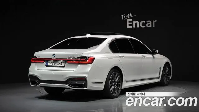 BMW 7-Series — Фото автомобиля 2