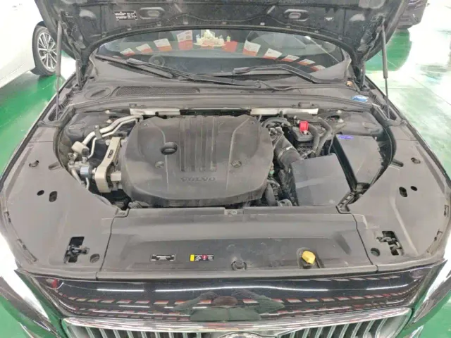Volvo S90 — Фото автомобиля 19