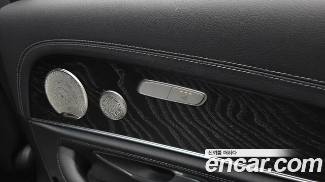 Mercedes-Benz E-Class — Фото автомобиля 19