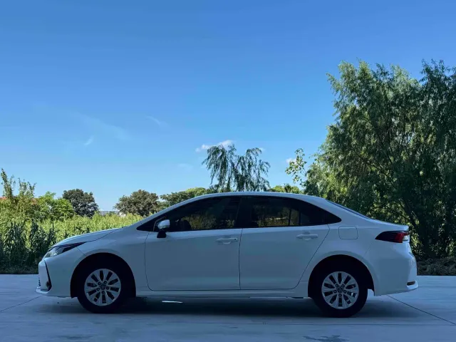 Toyota Corolla — Фото автомобиля 9