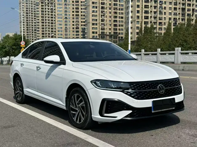 Volkswagen Lavida — Фото автомобиля 3