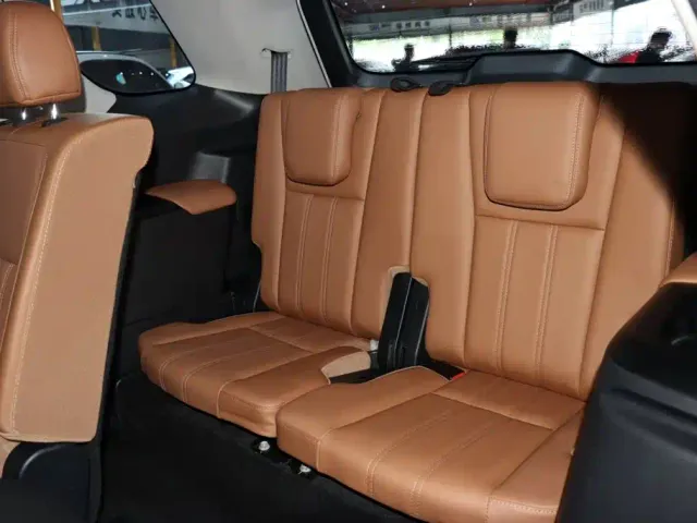 Changan CS95 — Фото автомобиля 12