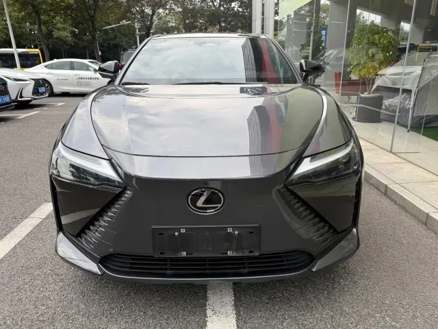 Lexus RZ — Фото автомобиля 2