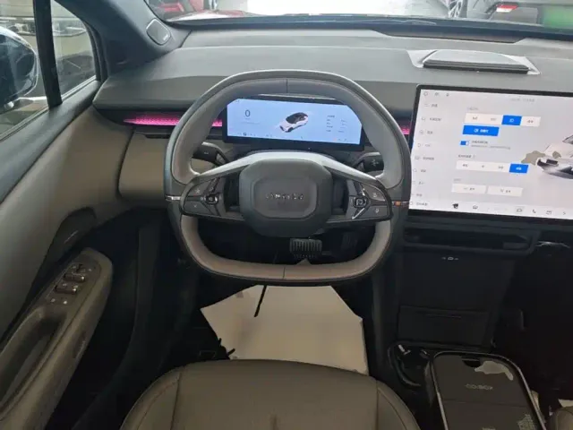 Lynk & Co Z20 — Фото автомобиля 10