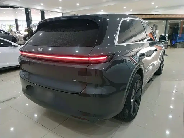 Li Auto L6 — Фото автомобиля 6