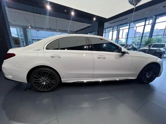 Mercedes-Benz C-Class — Фото автомобиля 3