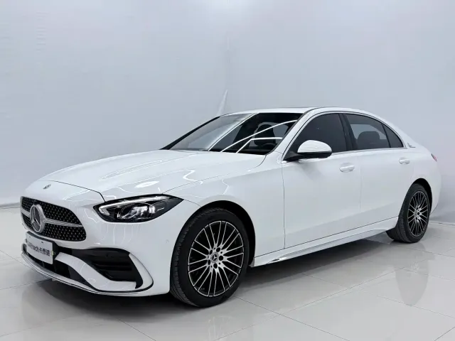 Фотография автомобиля — Mercedes-Benz C-Class