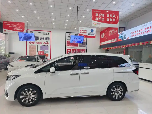 Honda Odyssey — Фото автомобиля 4