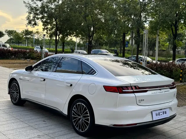 BYD Han — Фото автомобиля 11