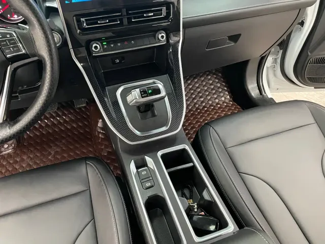 Haval M6 — Фото автомобиля 12
