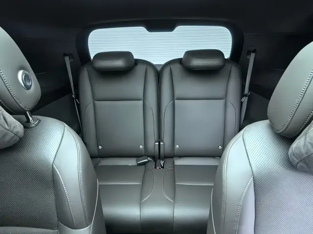 Li Auto L8 — Фото автомобиля 22